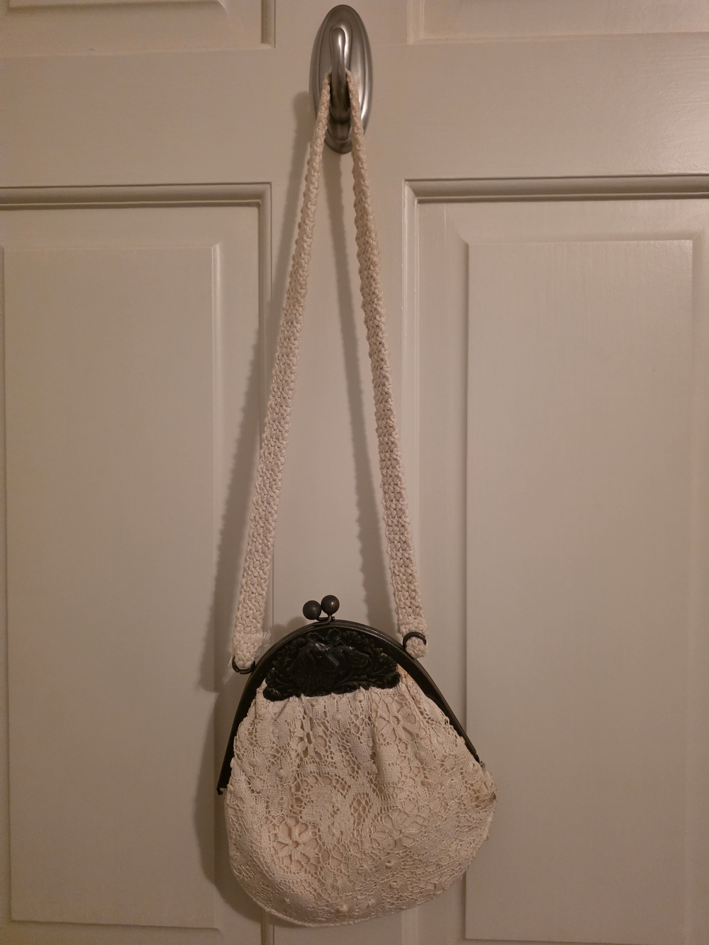 Vintage Carpetbags Of America Cream Lace Crossbody Bag Dog Engravings On Metal